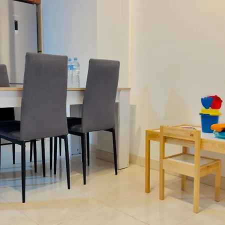 Acogedor Apartamento De Dos Dormitorios A 50 Metros Del Mar Y A 5 Minutos Al Aeropuerto Tenerife Sur Lägenhet Los Abrigos